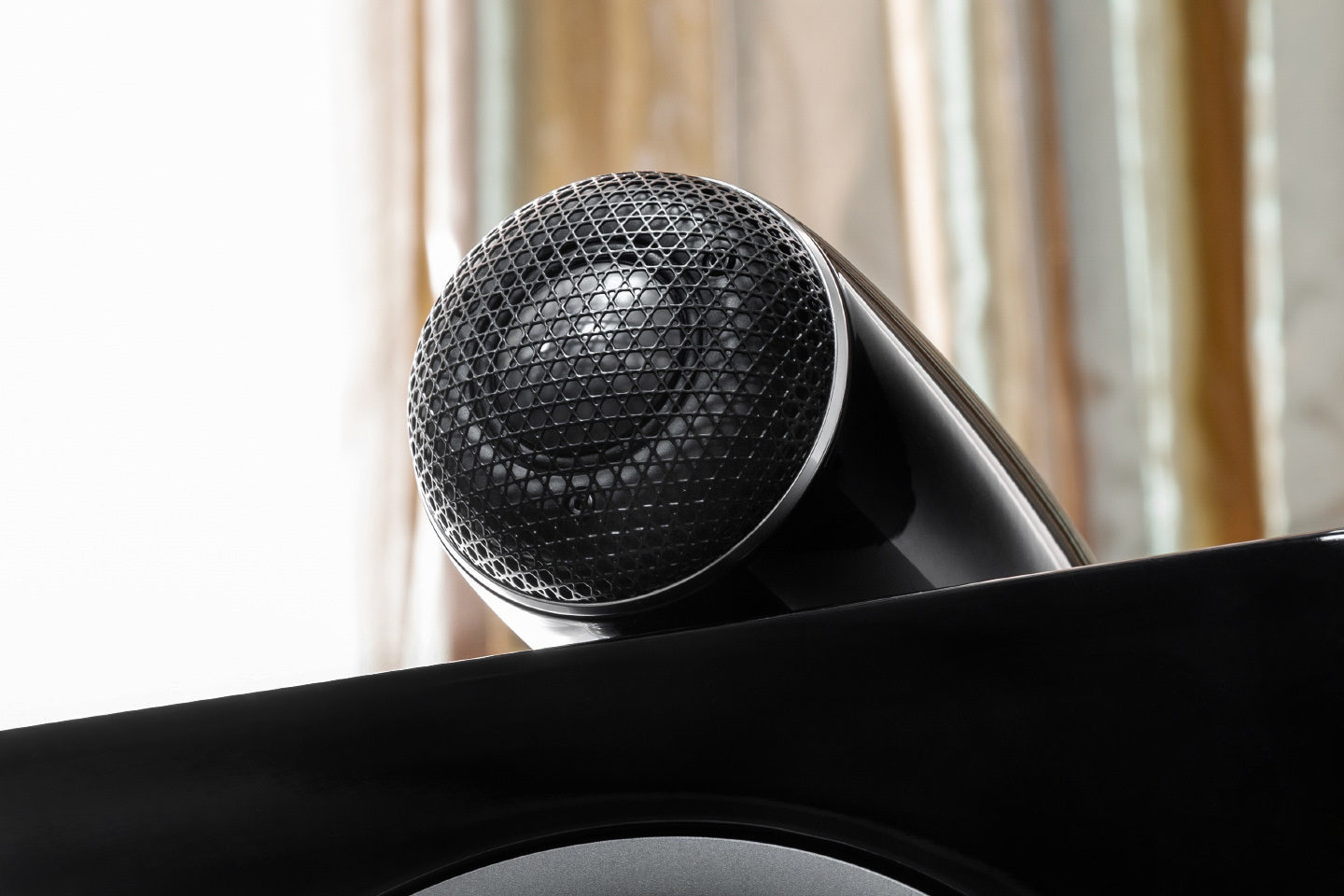 Bowers & Wilkins 702 S2